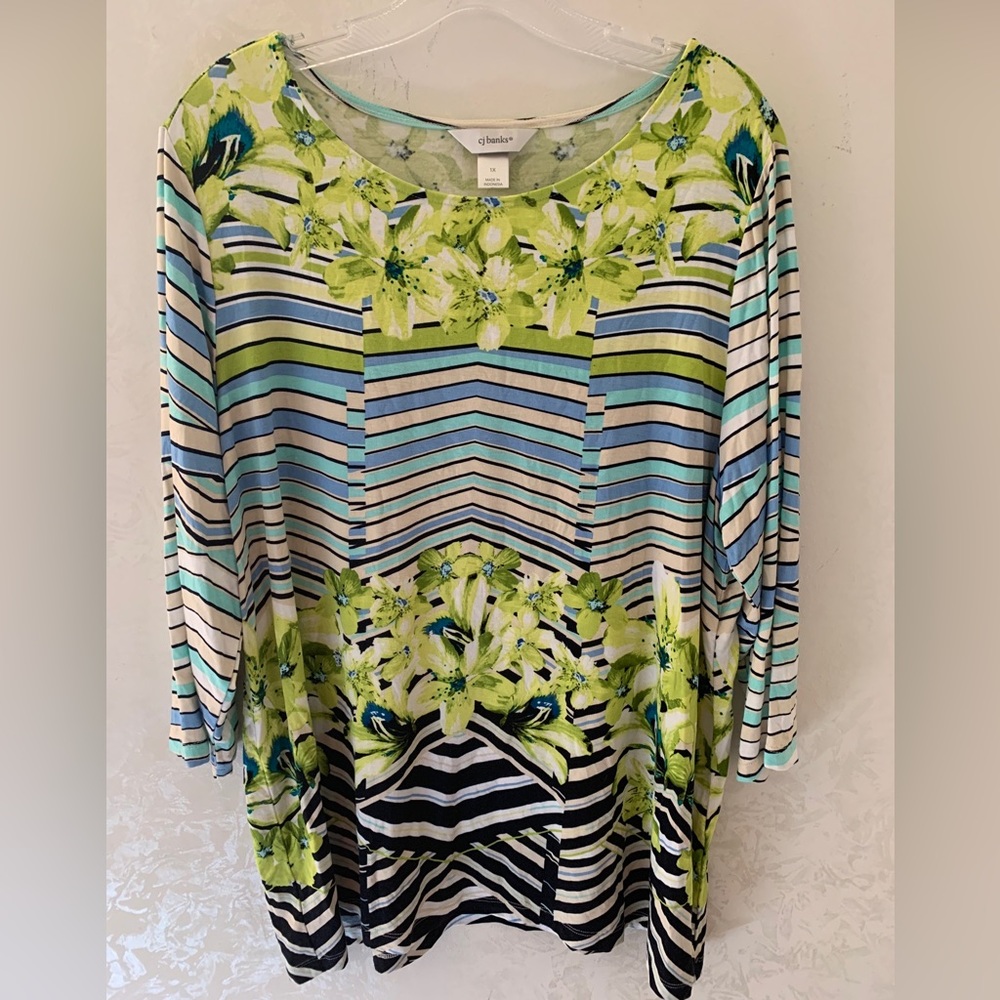 CJ Banks 1X  Green, Blue, White Floral 3/4 Sleeve  Tunic Blouse